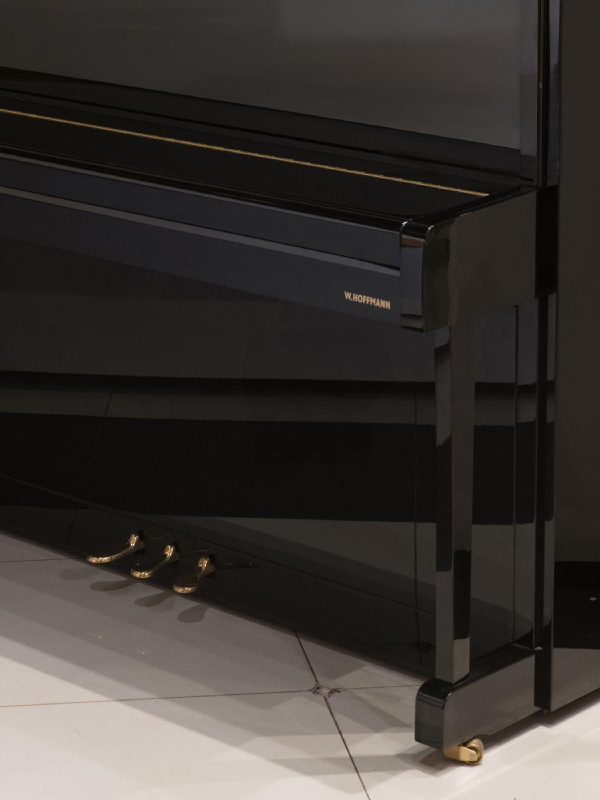 Пианино W. Hoffmann Vision V 112 2019 г.(BU) черное, полированное