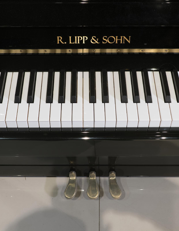 Пианино R. Lipp & Sohn 123 черное, полированное