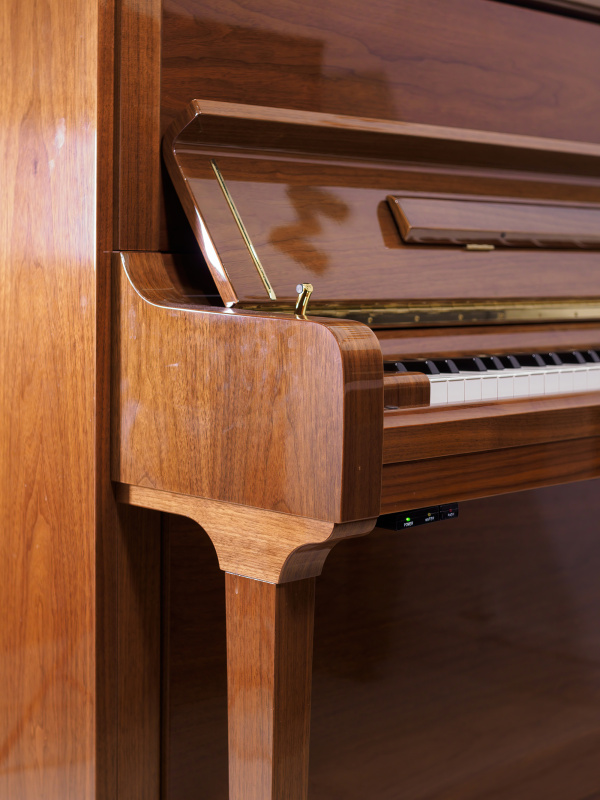 Пианино Boston UP-118E PE (BU) орех, полированное, система климат-контроля Dampp-Chaser