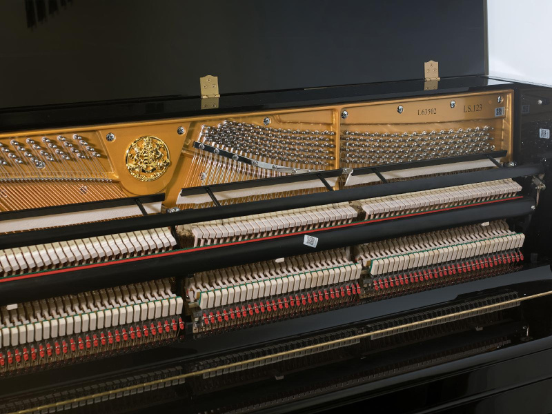 Пианино R. Lipp & Sohn 121 черное, полированное